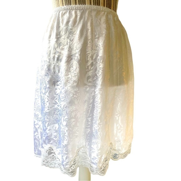 LUCIE Ann half slip, size M, vintage, made in USA, satin and lace, 100%polyester - Picture 1 of 3